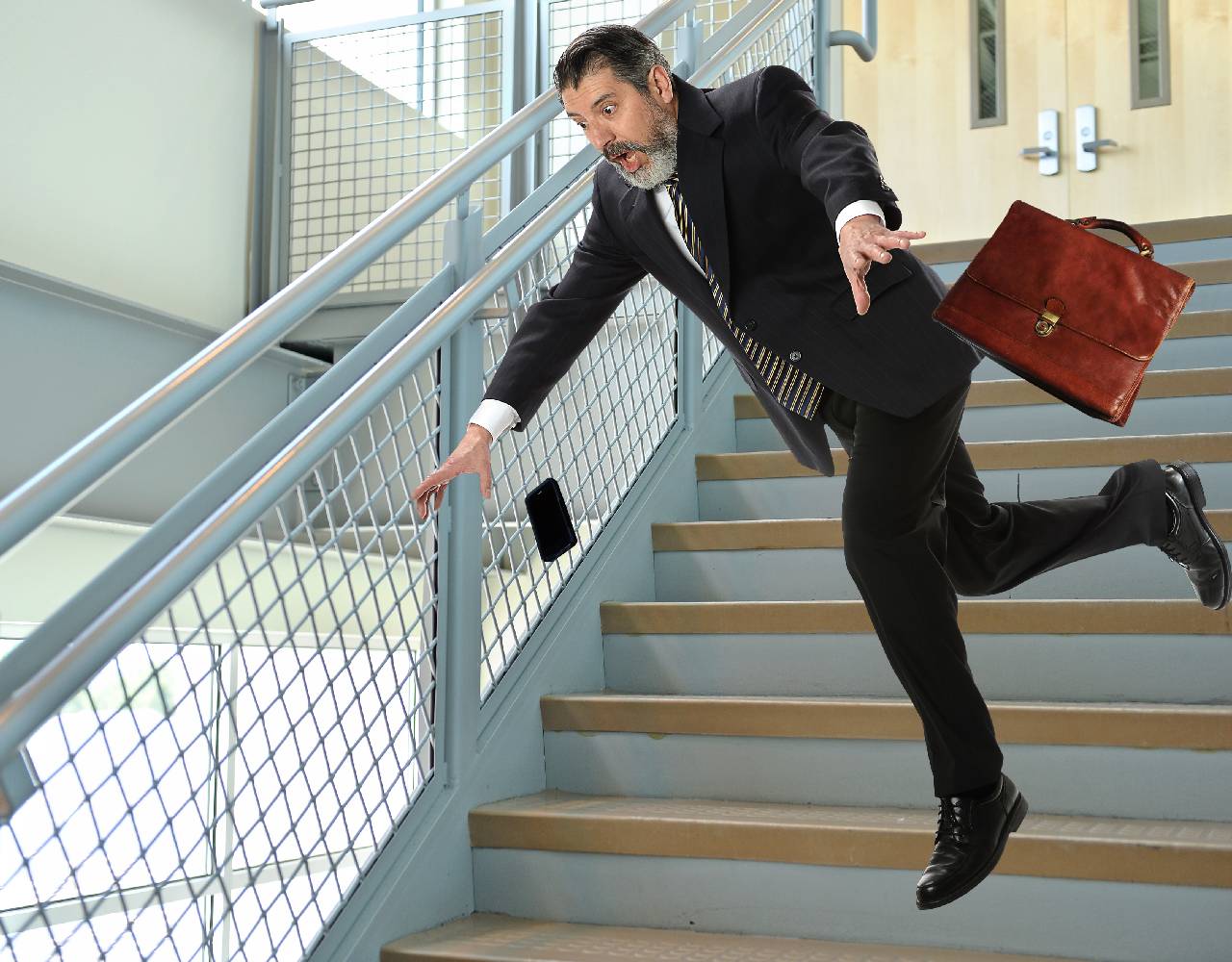 common causes of slip and fall accidents